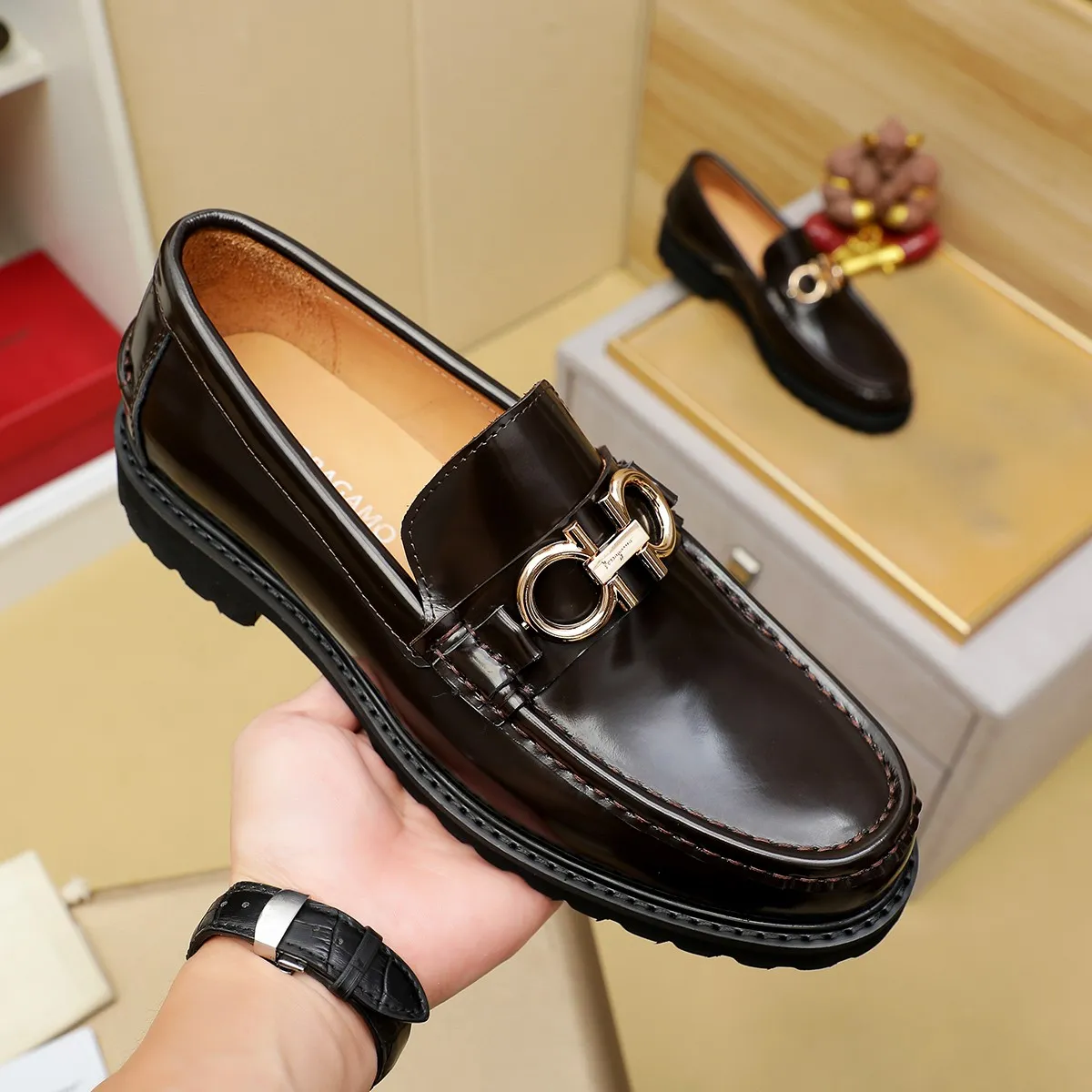 Men's shoes 💰440 Ferragamo [Ferragamo] top imported suit men's shoes 💯Original copy of the official website, product materials: selected imported embossed calfskin + luxury hardware buckle accessories ~ imported water-dyed cow 🐂 leather lining. Strong three-dimensional visual effect, original combination outsole, multiple colors available😘 Size: 39-44 (38.45.46. Customized)
